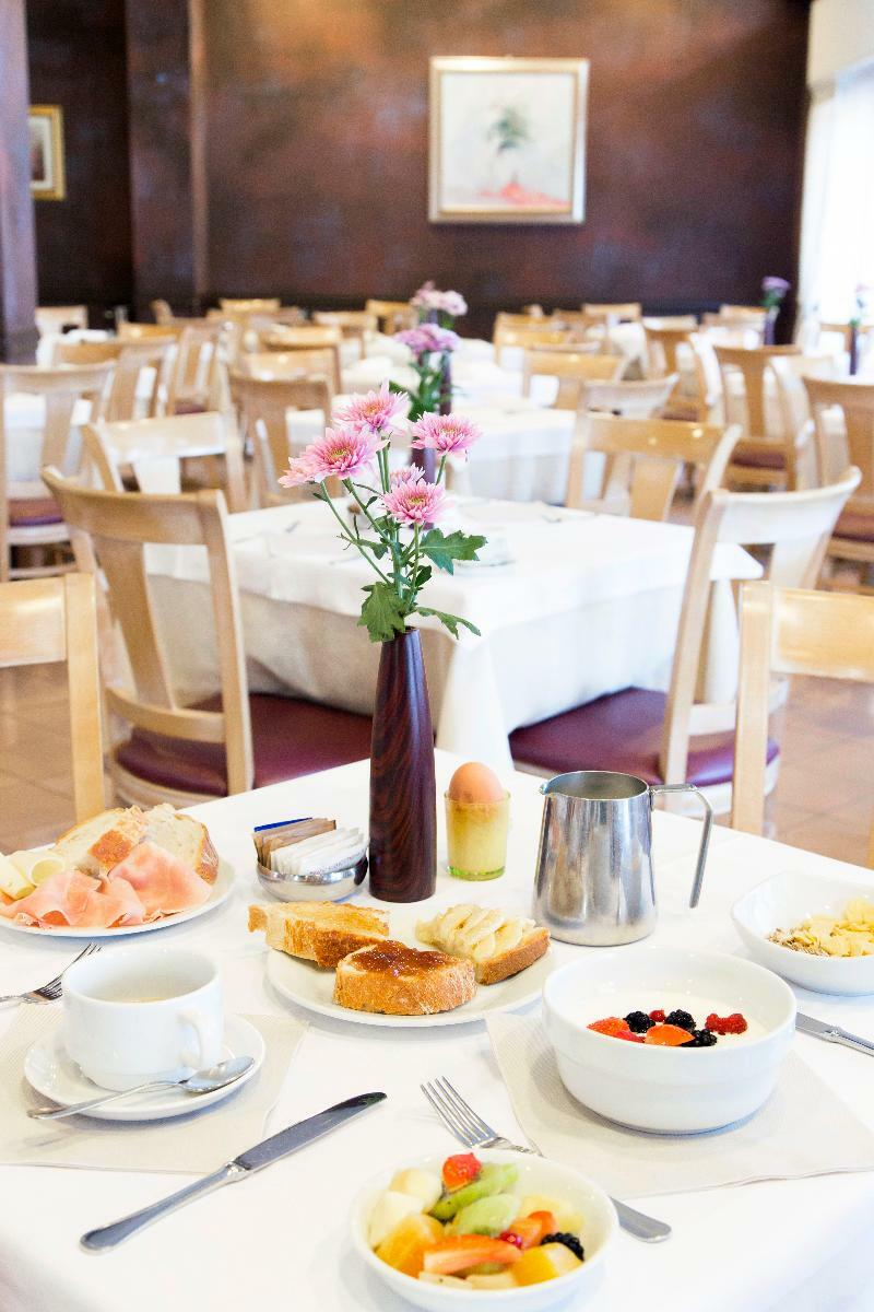 Hotel Meeting Стреза Экстерьер фото
